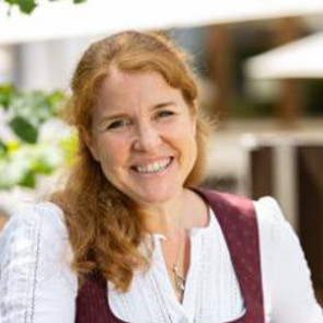  Michaela  Schmitz-Guggenbichler