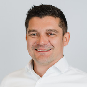  Christopher  Riemensperger