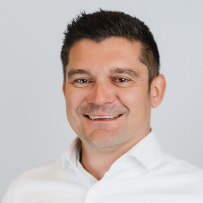  Christopher  Riemensperger